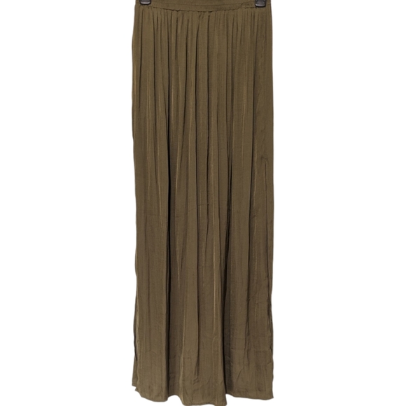 Neutral tone flowy olive maxi skirt with side slits and stretchy waist - Picture 1 of 6